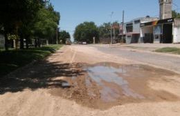 La calle Diego Trillo continúa en mal estado